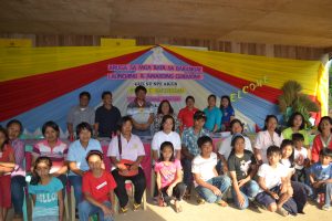 The 10 foster parents with their Pantawid Pamilya foster children and LGU officials and DSWD staff.